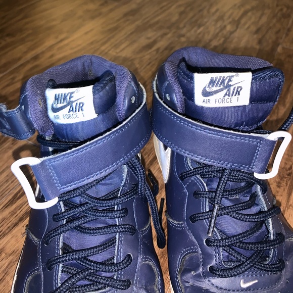 Nike Air Men’s Velcro/Lace Sneakers - Picture 9 of 10